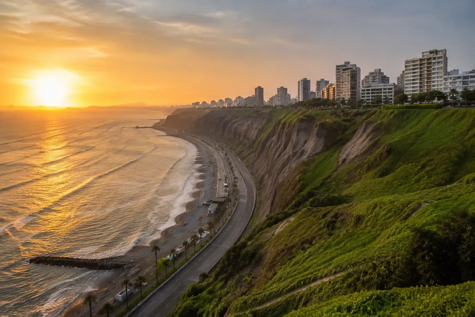 La Costa Verde de Lima al atardecer